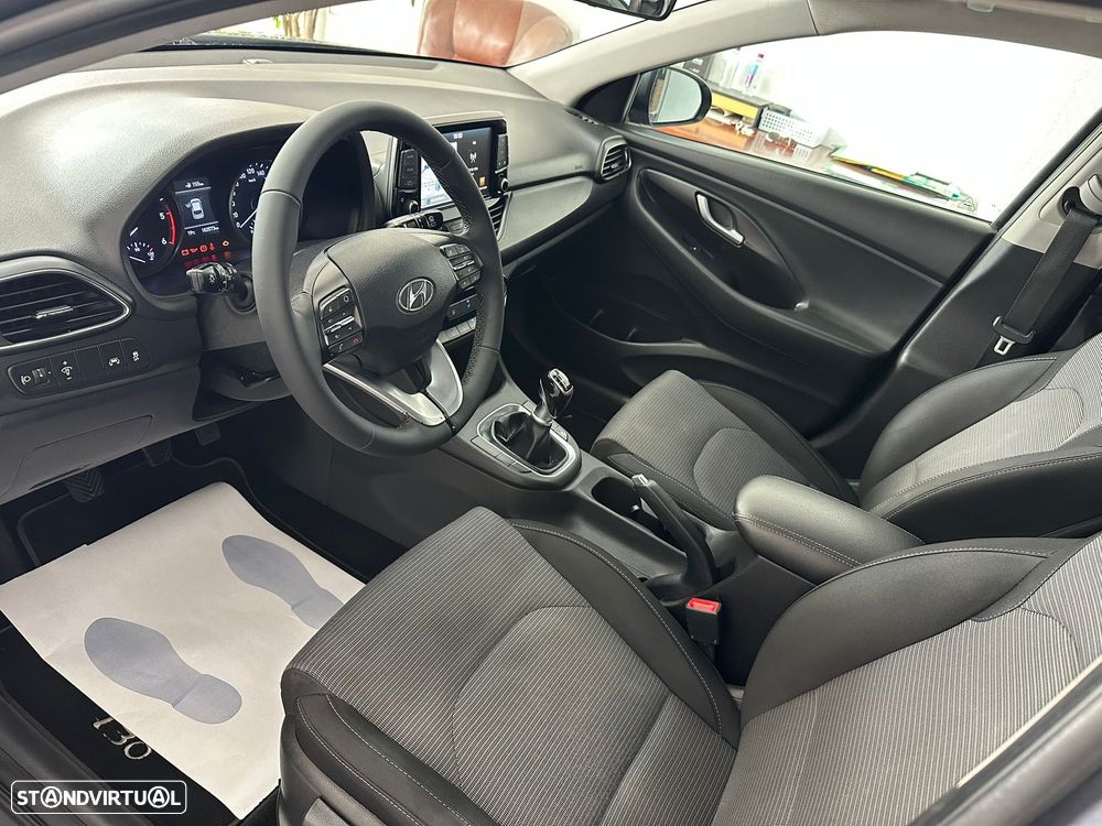 Hyundai i30 CW - 17