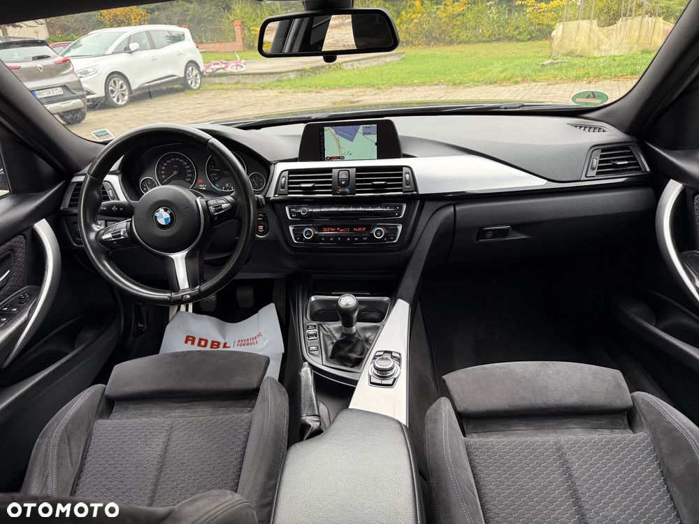 BMW Seria 3 328i M Sport - 12
