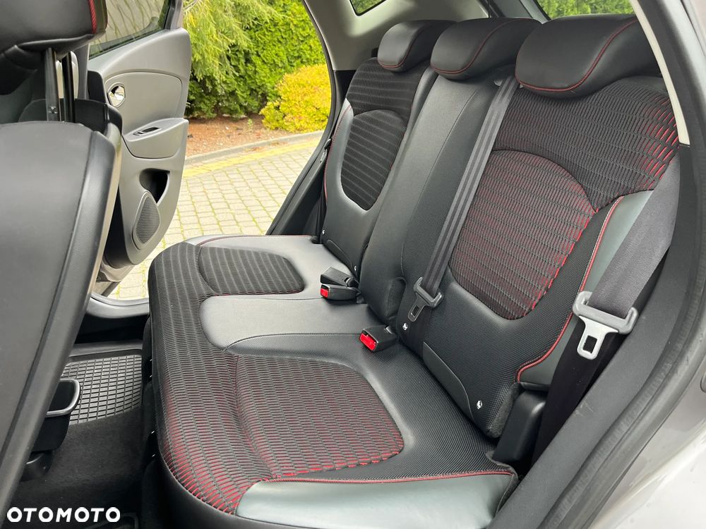 Renault Captur 1.2 TCe Helly Hansen EDC - 12