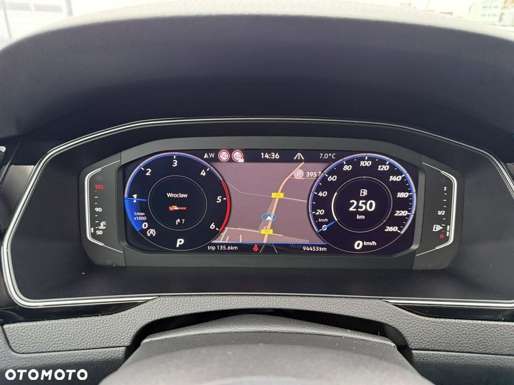 Volkswagen Passat - 12