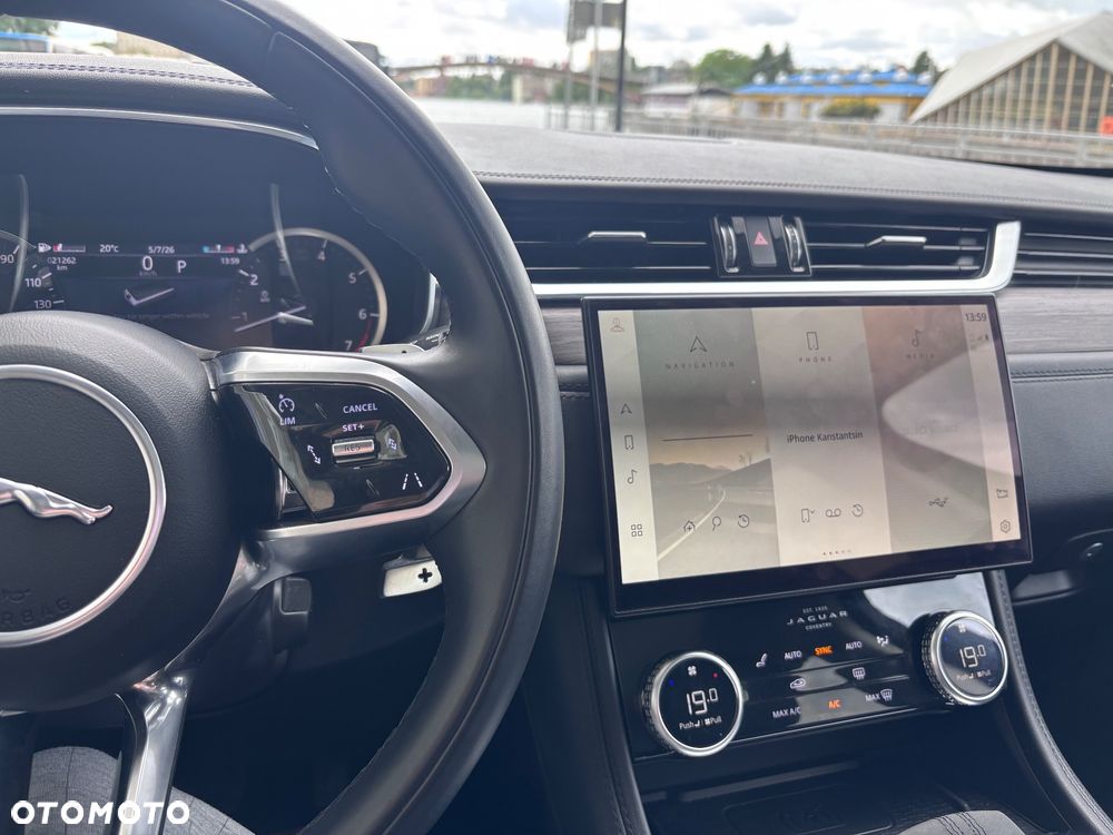 Jaguar F-Pace P250 AWD S - 9