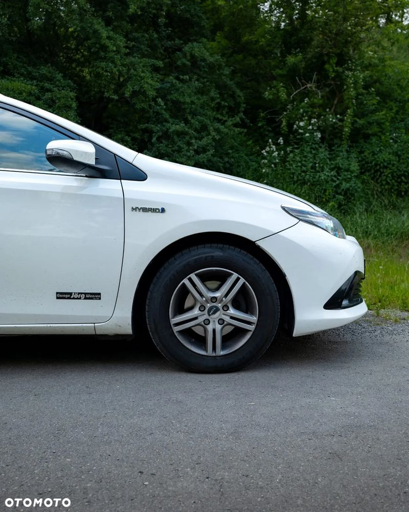 Toyota Auris 1.8 VVT-i Hybrid Automatik Design Edition - 2