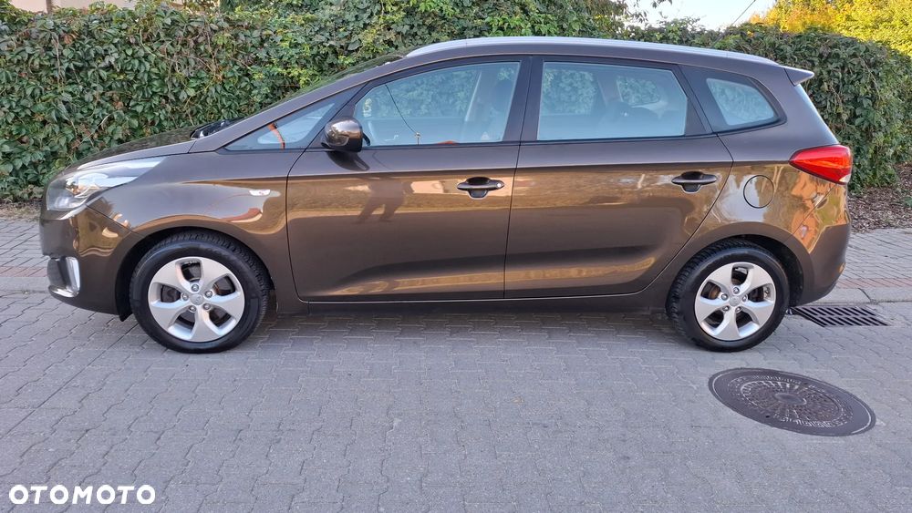 Kia Carens 1.6 GDI Dream Team Edition - 4