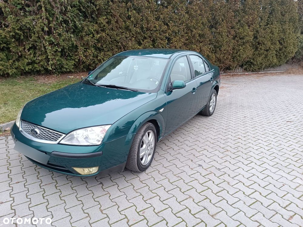 Ford Mondeo 2.0 Ghia - 11