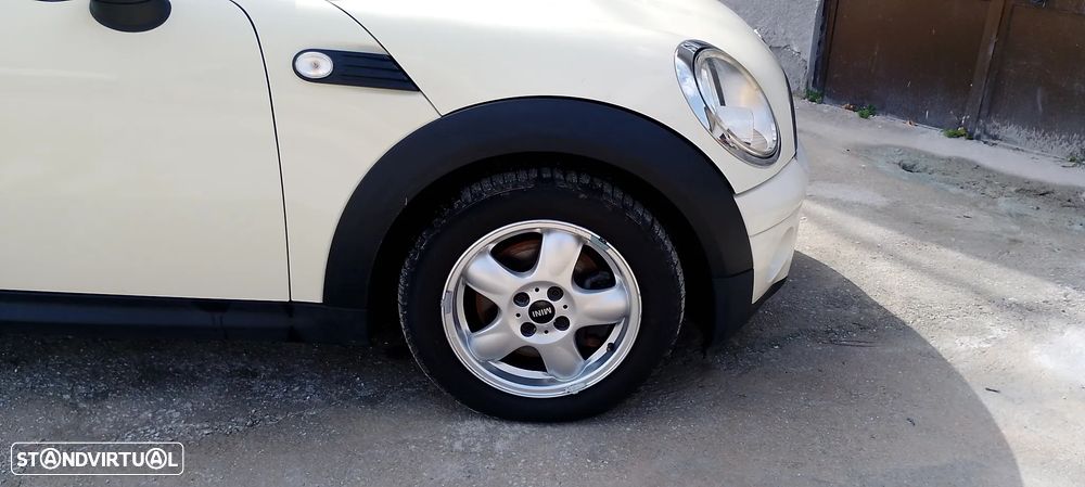 MINI 3 Portas One D - 11