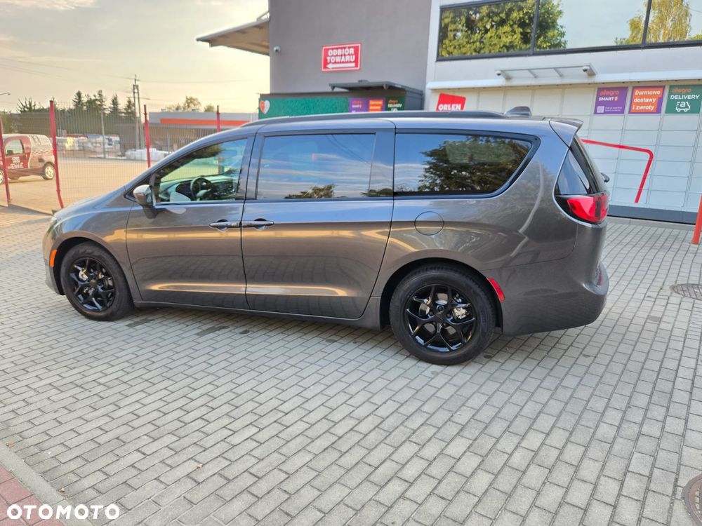 Chrysler Pacifica - 9