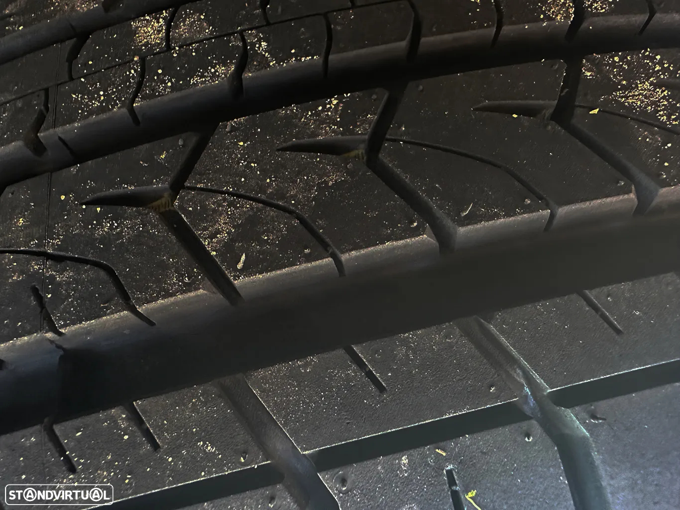 Toyota Hilux 2.4 D-4D 2WD CD Tracker - 13