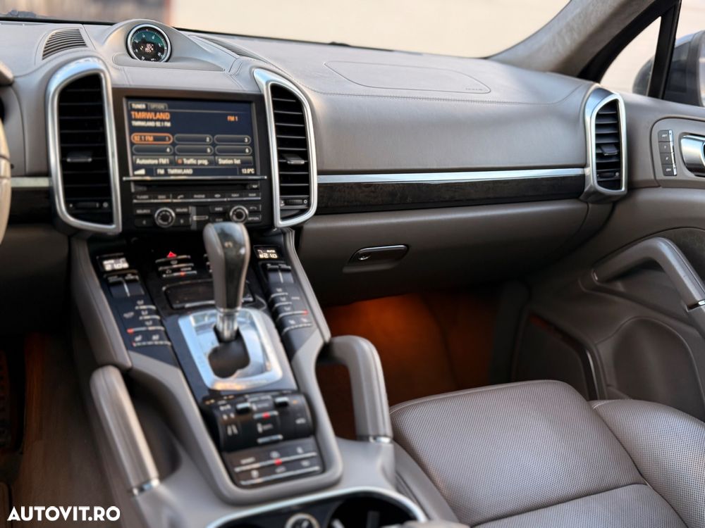 Porsche Cayenne 3.0 L V6 - 17