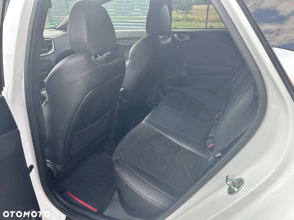Kia ProCeed 1.6 T-GDI GT DCT - 10