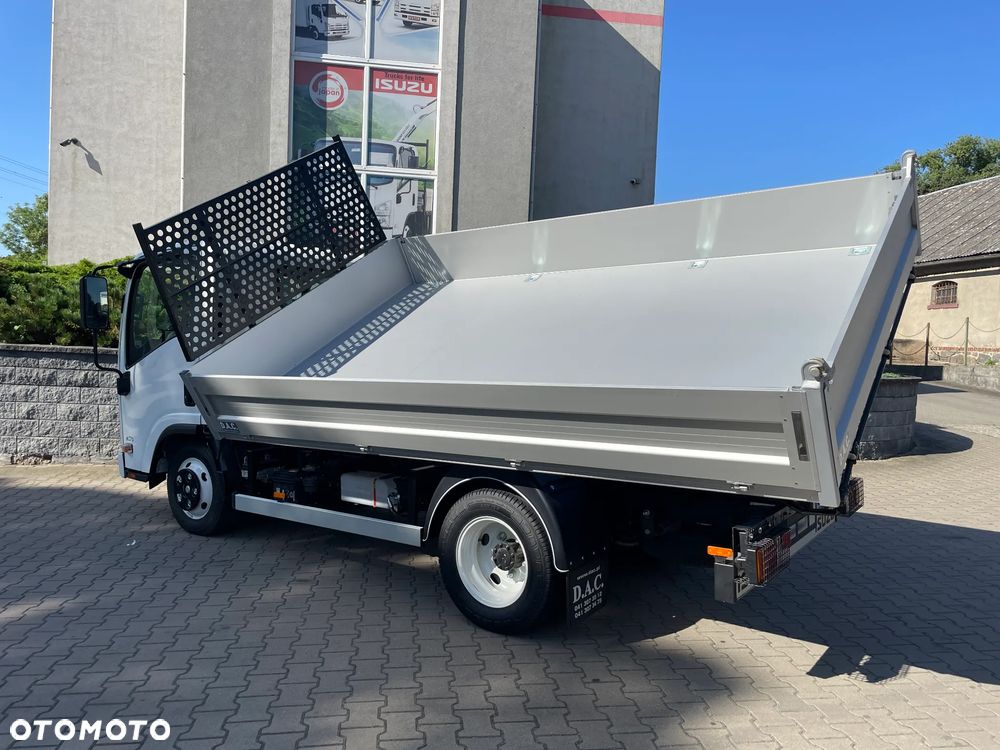 Isuzu M21 Th - 8