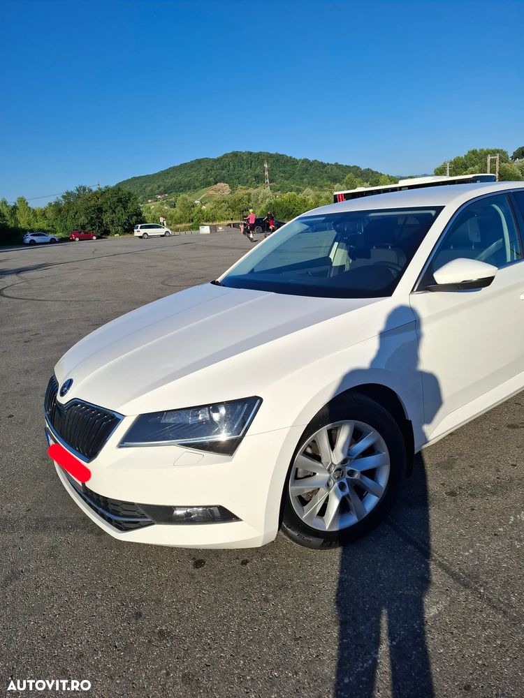 Skoda Superb 2.0 TDI DSG Style - 8