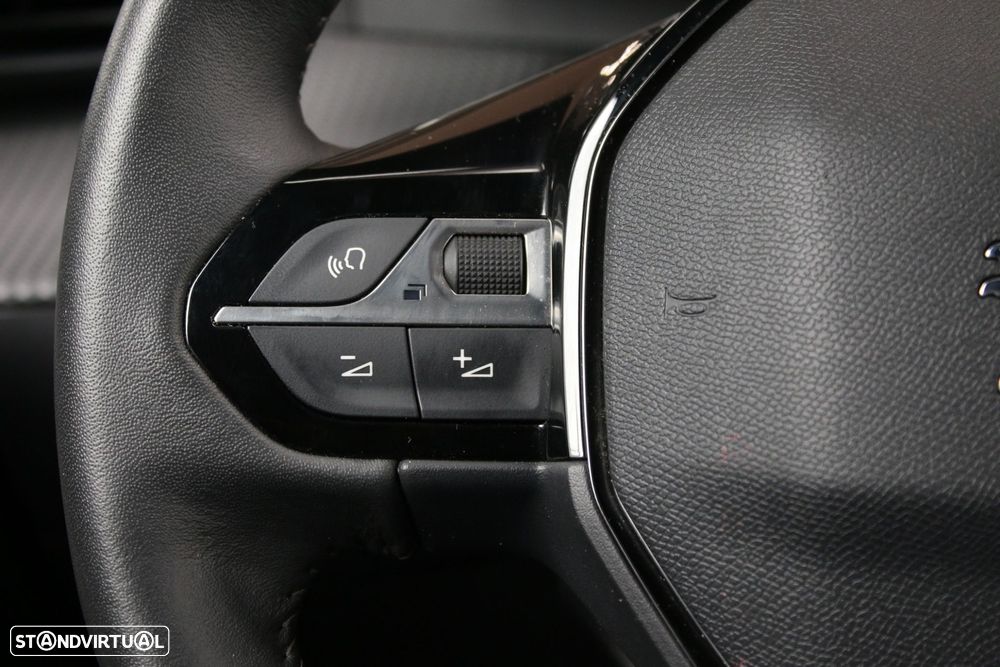 Peugeot e-2008 50 kWh Allure - 24