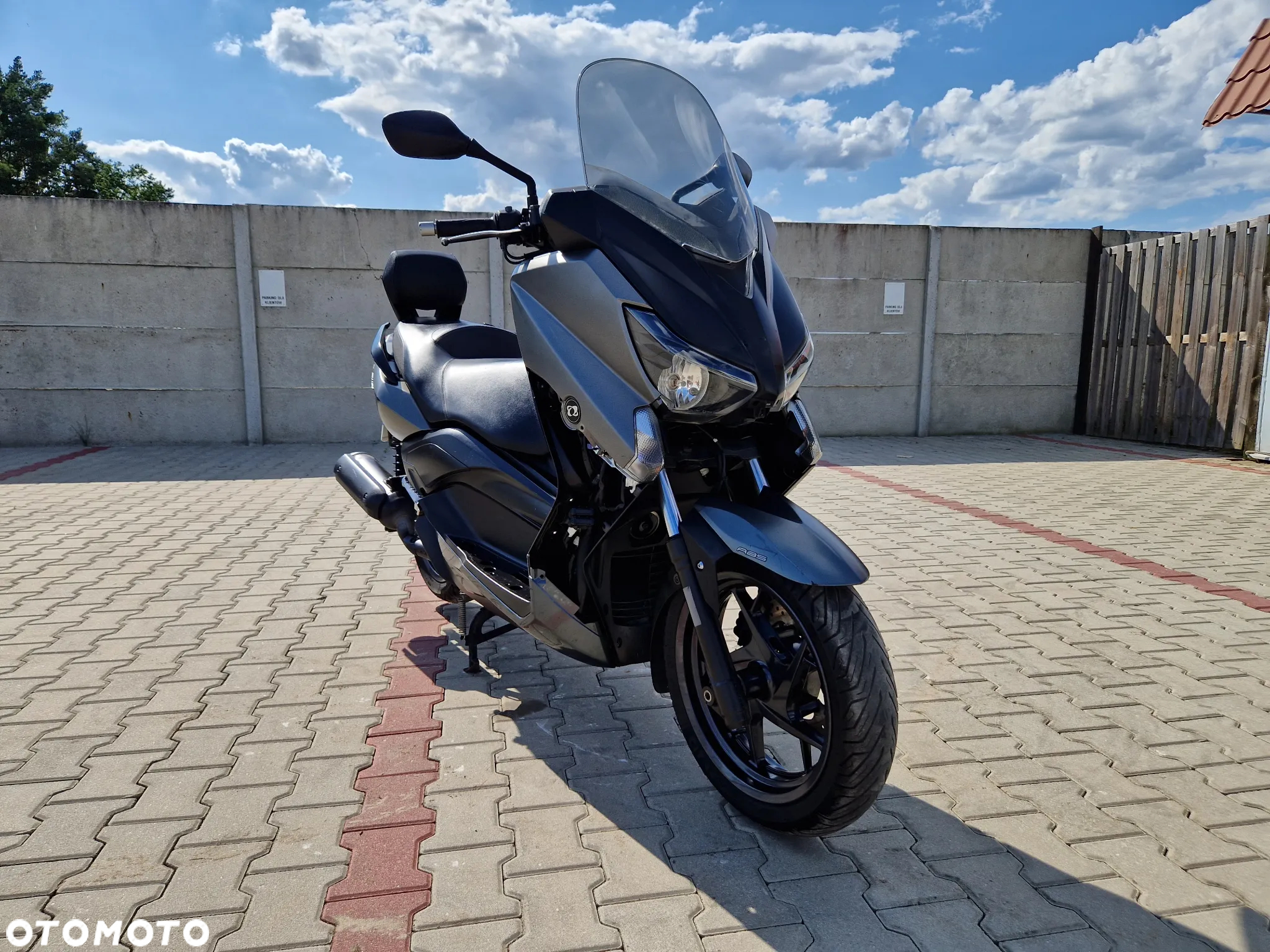 Yamaha X-max - 3