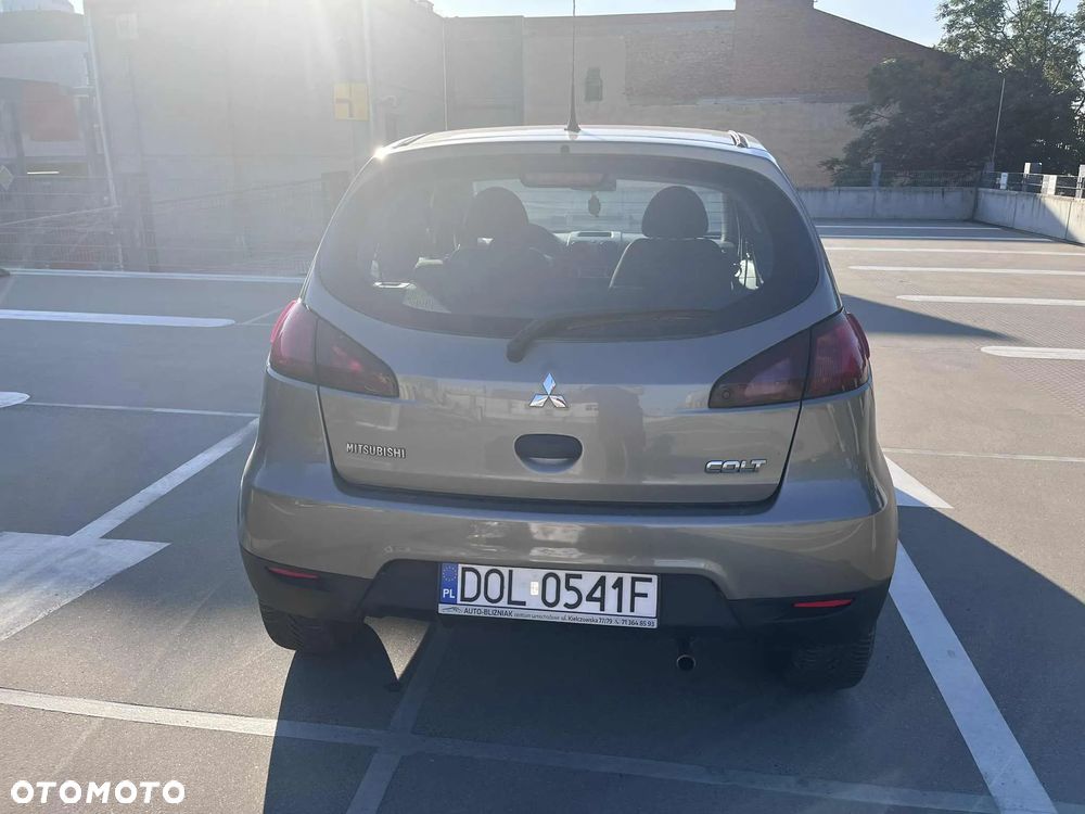 Mitsubishi Colt - 9