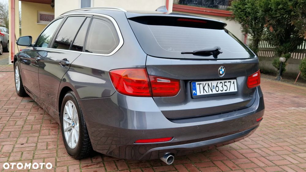 BMW Seria 3 320d Sport Line - 10