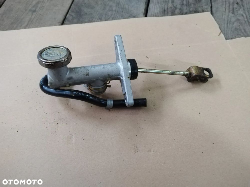 ISUZU NPR 3.0D POMPA SPRZĘGŁA - 1