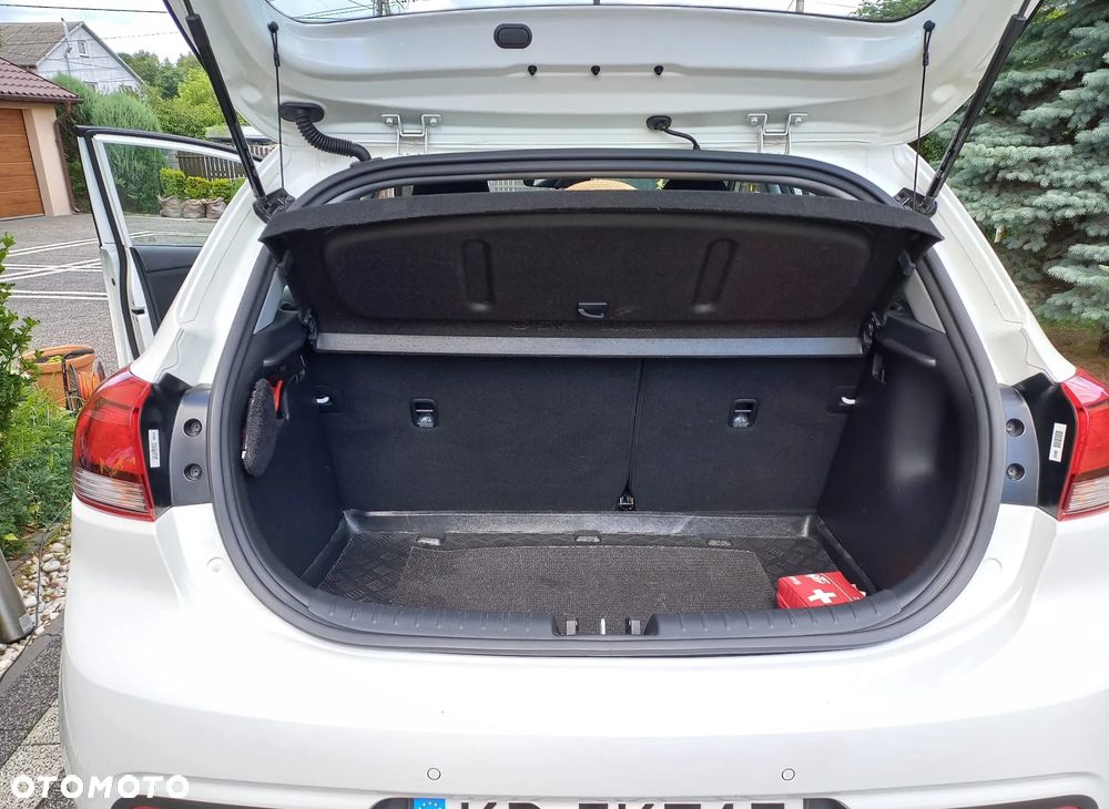 Kia Rio 1.4 L - 8