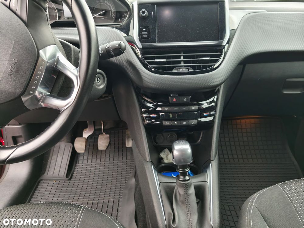 Peugeot 208 1.2 PureTech GPF Allure S&S - 9