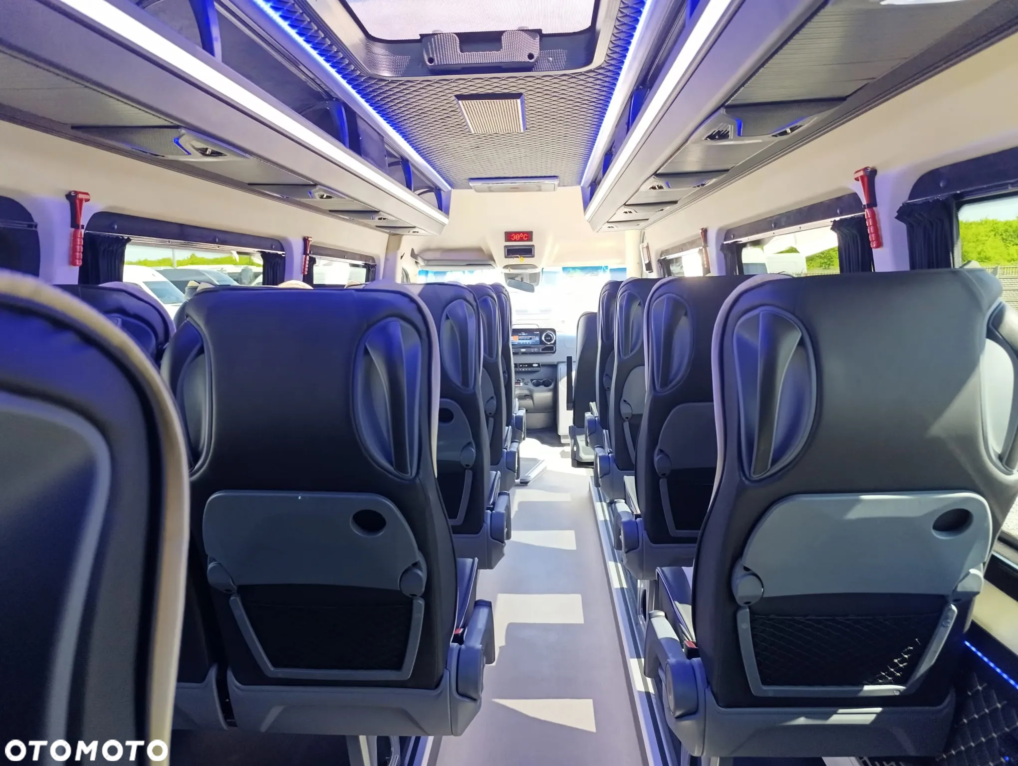 Mercedes-Benz Sprinter 517 - 24