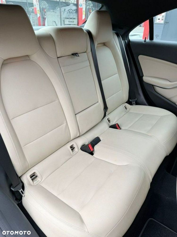 Mercedes-Benz CLA - 35
