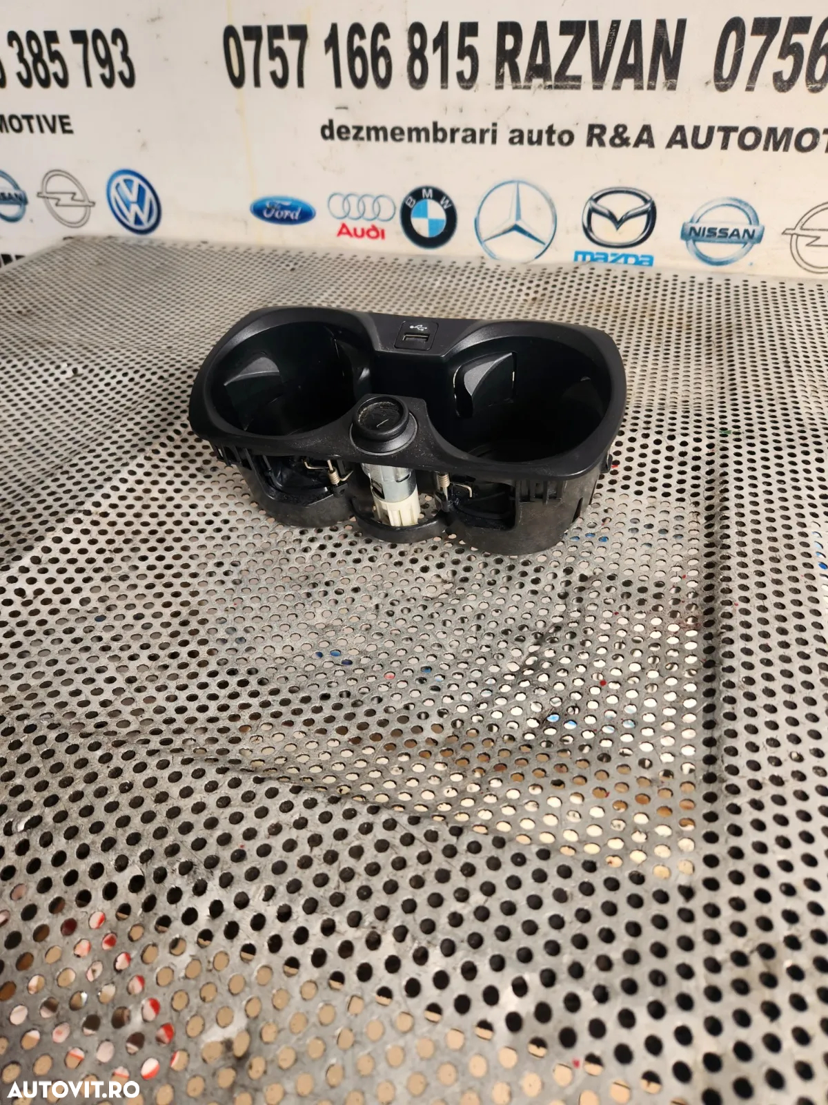 Suport Pahare Bricheta Mufa USB Auxiliar Bmw G20 G21 G22 G23 G26 G28 G29 G42 M2 M3 M4 Cod  Dezmembr - 4