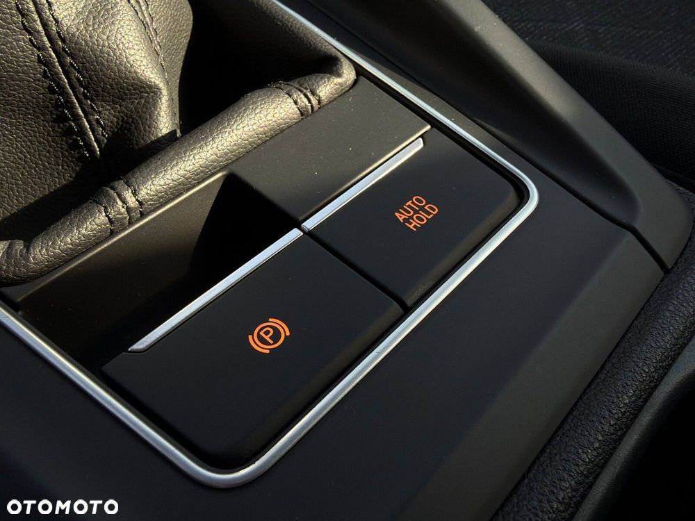 Volkswagen Golf - 22