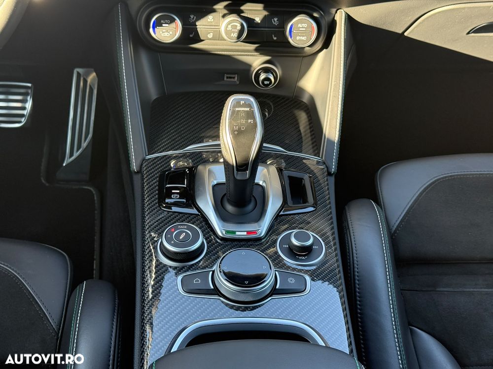 Alfa Romeo Stelvio 2.9 V6 Turbo AWD AT8 Quadrifoglio - 16