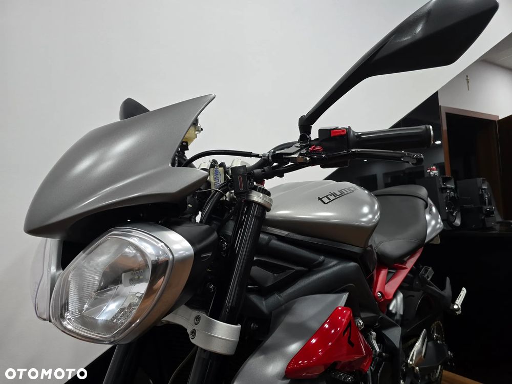 Triumph Street Triple - 17