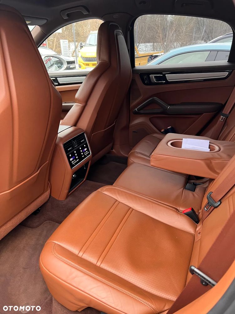 Porsche Cayenne E-Hybrid - 18