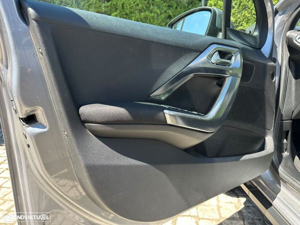 Peugeot 2008 1.6 BlueHDi Allure - 14