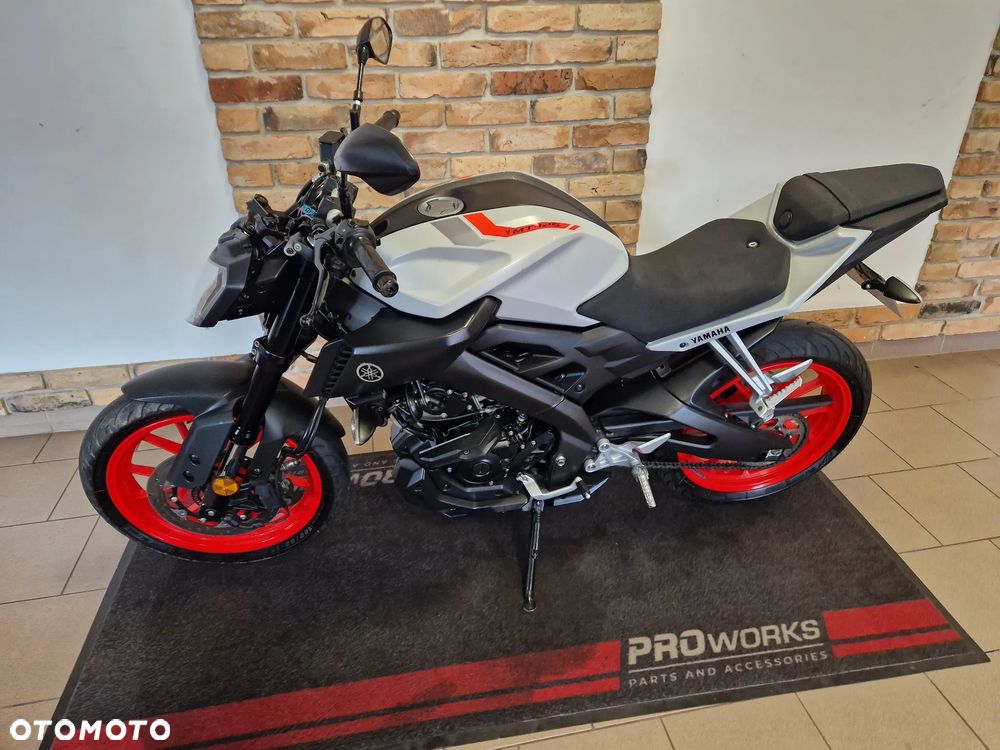 Yamaha MT - 8