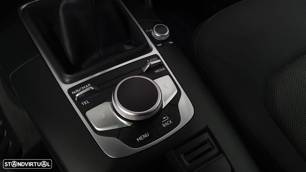 Audi A3 Sportback 1.6 TDI Design — fotografia 21