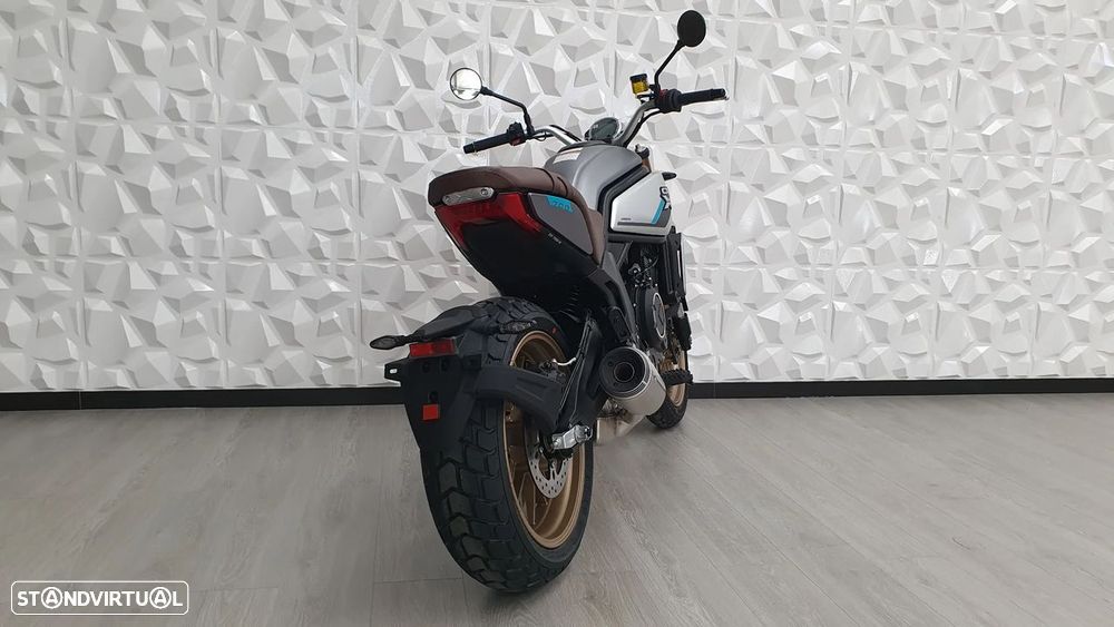 CF Moto 700CL-X Heritage - 19