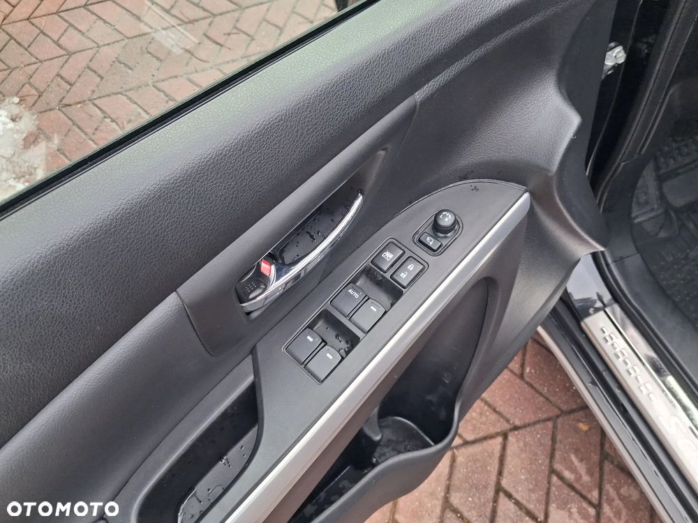 Suzuki SX4 S-Cross 1.6 DDiS Premium Plus 4WD - 11