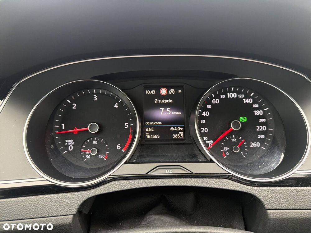Volkswagen Passat 2.0 TDI SCR Comfortline DSG - 28