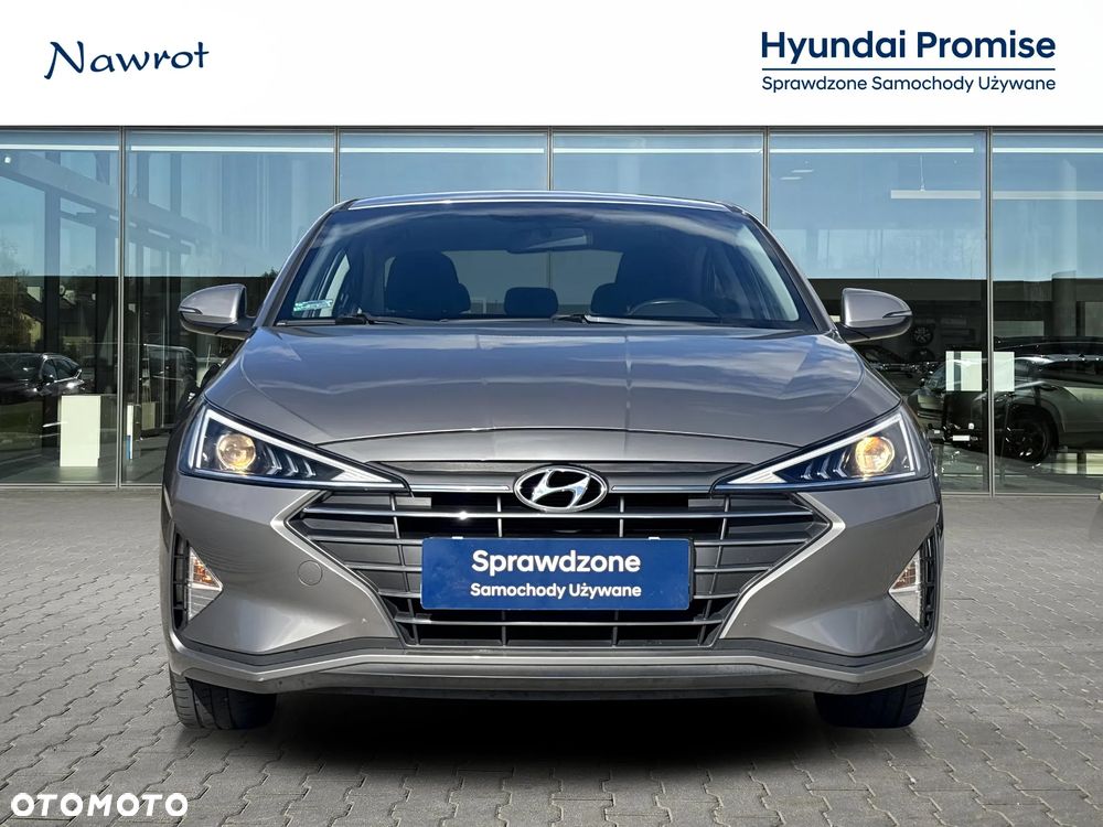 Hyundai Elantra 1.6 Comfort - 8