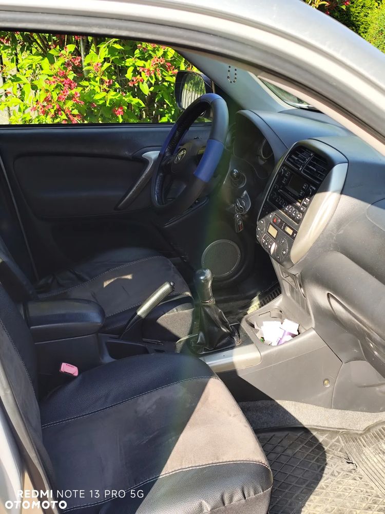 Toyota RAV4 2.0 D-4D 4x4 - 4