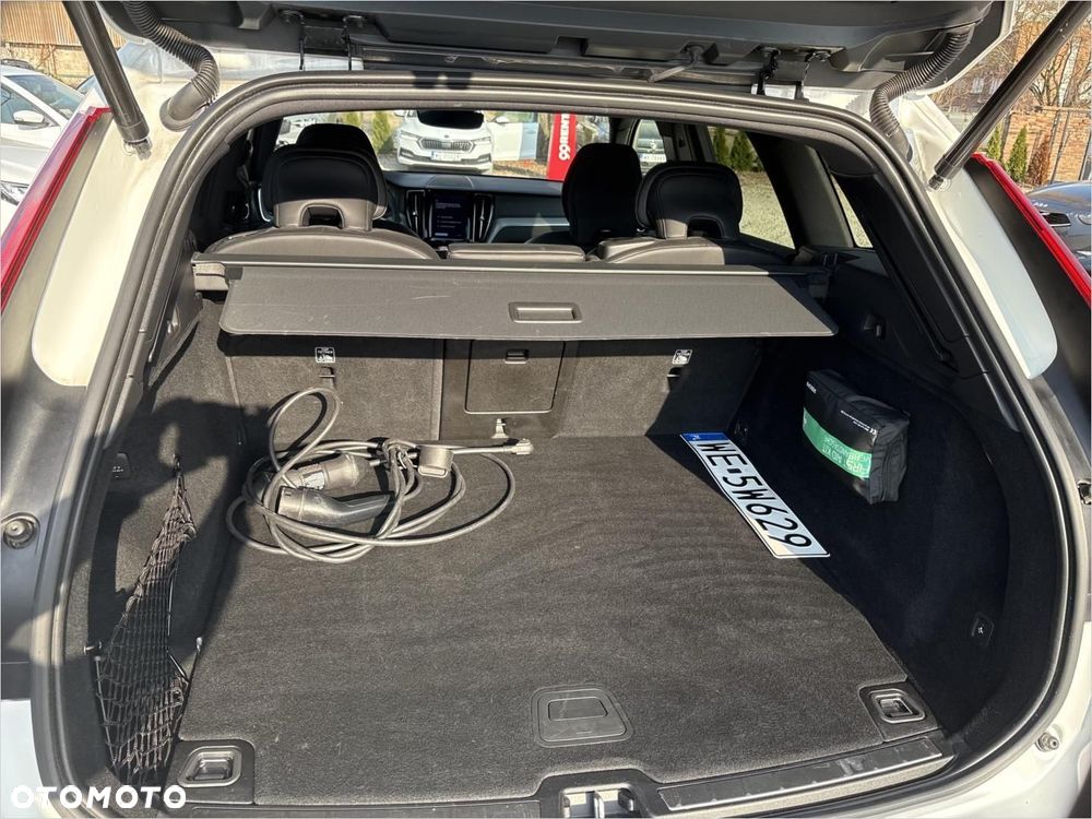 Volvo XC 60 T6 Plug-In Hybrid AWD Plus Dark - 17