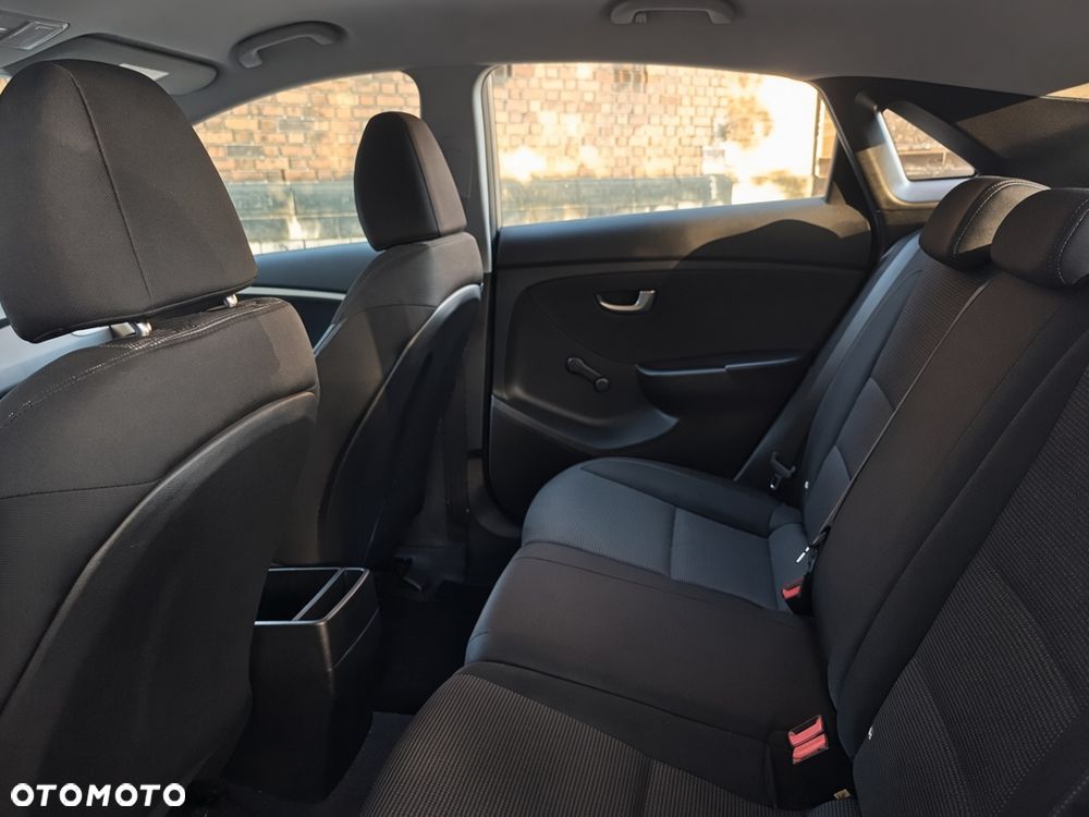 Hyundai i30 1.4 Passion - 10