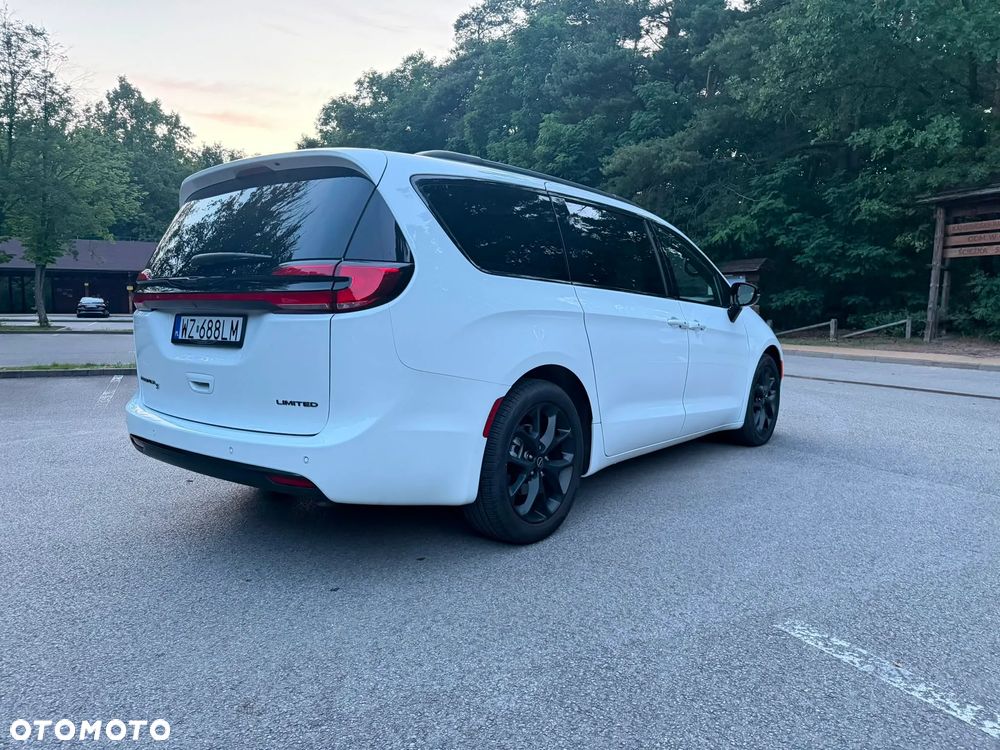 Chrysler Pacifica - 5