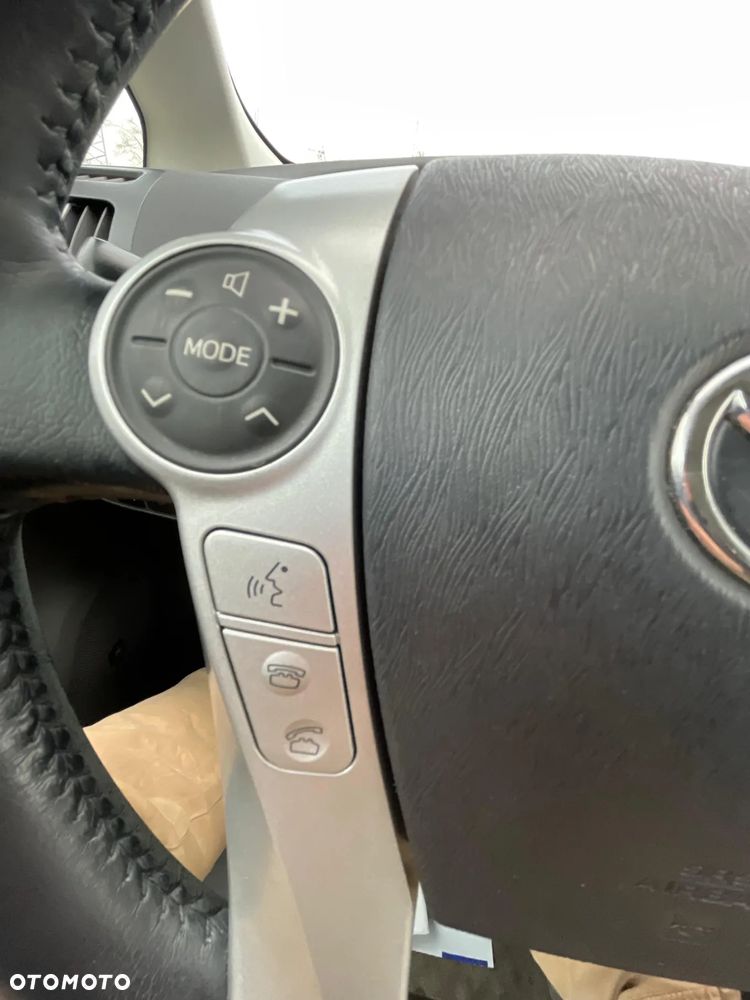 Toyota Prius (Hybrid) Sol - 19