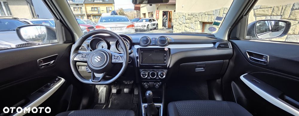 Suzuki Swift 1.2 Premium Plus - 34