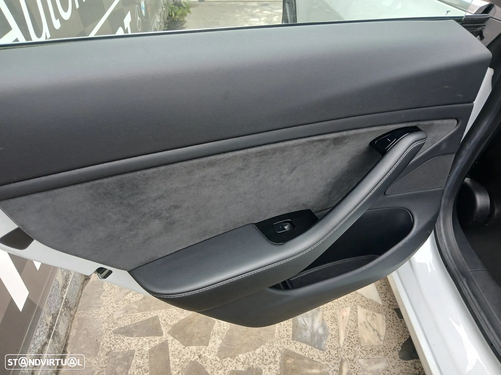 Tesla Model 3 - 27