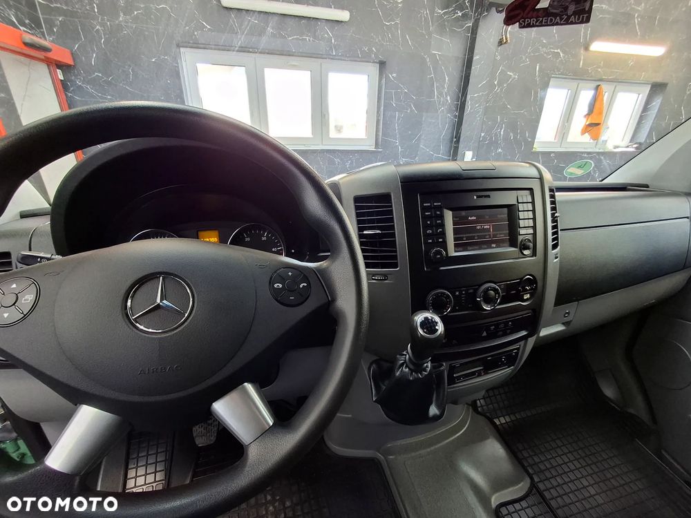Mercedes-Benz Sprinter 316 2.2 163 KM Klimatyzacja Tempomat Grzany Fotel Alufelgi Wielofunkcyjna Kierownica Hak Elektryczne Szyby + Lusterka Asystenty Duże Radio Z Systemem Nawigacji - 17