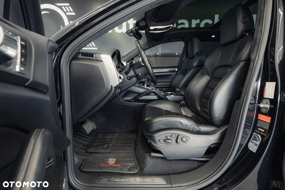 Porsche Cayenne Turbo - 13