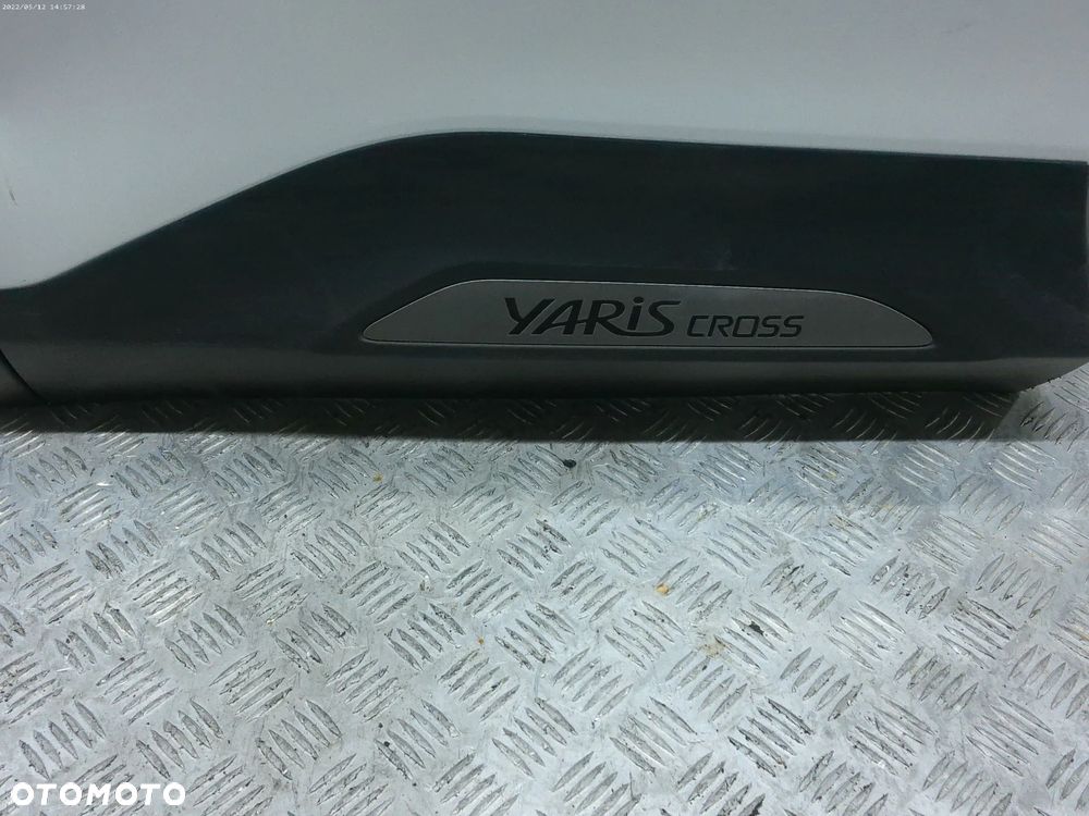 Toyota Yaris CROSS 20- drzwi tył prawe - 2