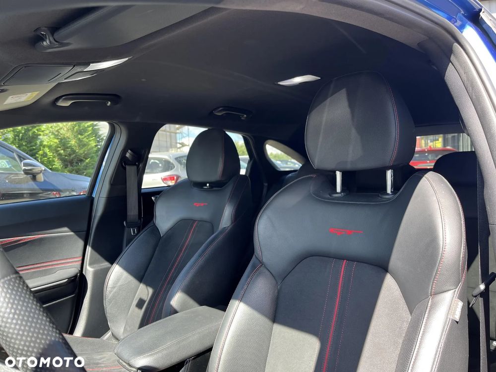Kia ProCeed 1.6 T-GDI GT DCT - 11