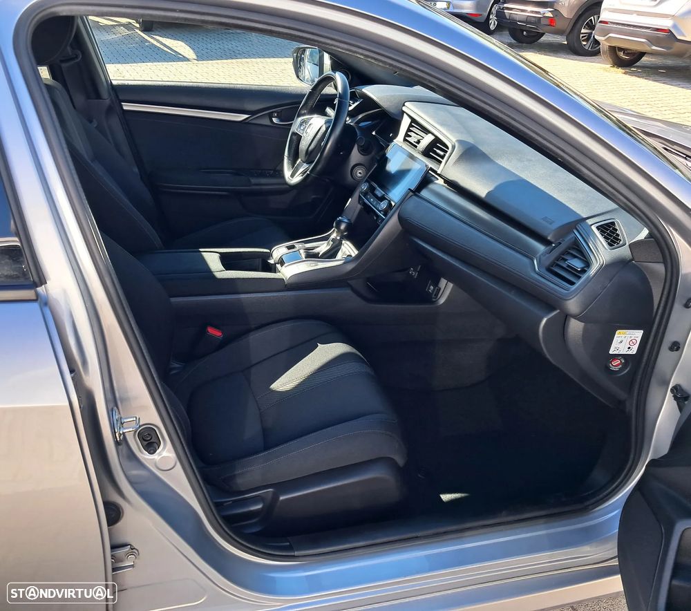 Honda Civic 1.0 i-VTEC Elegance Navi - 17
