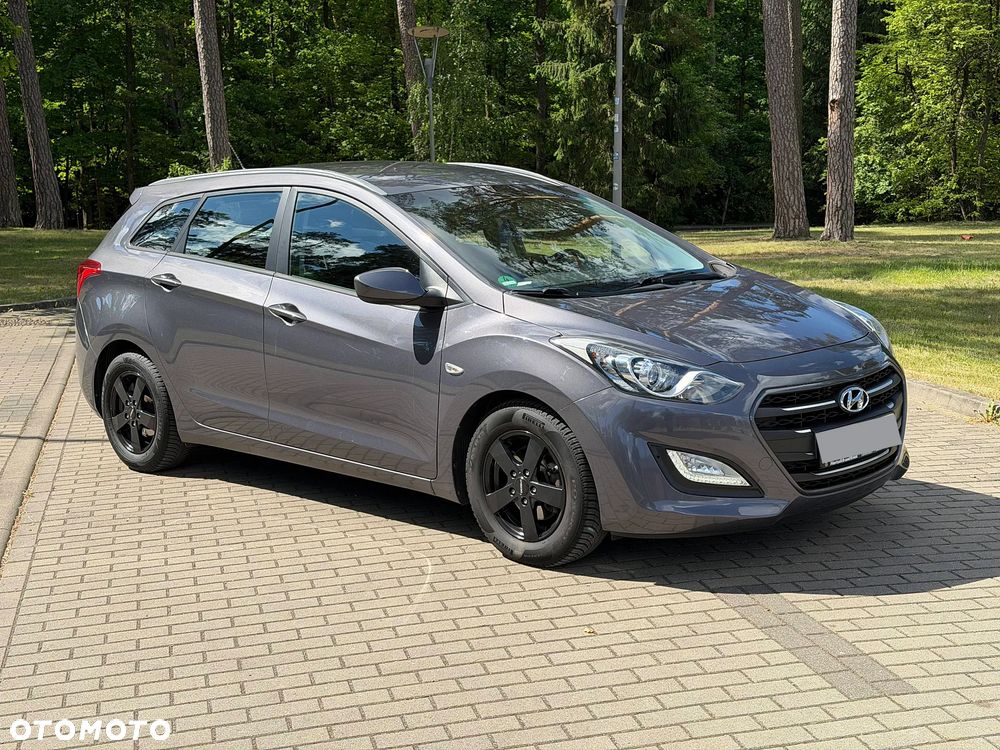 Hyundai i30 blue 1.6 CRDi Trend - 1