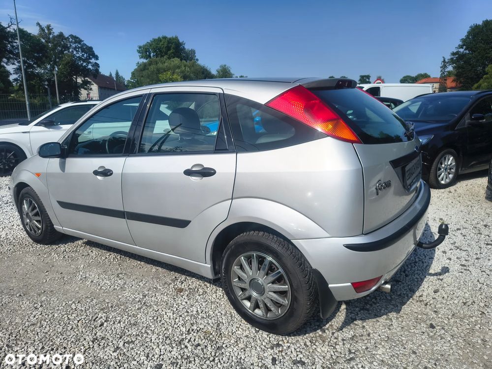 Ford Focus 1.6 Futura - 9
